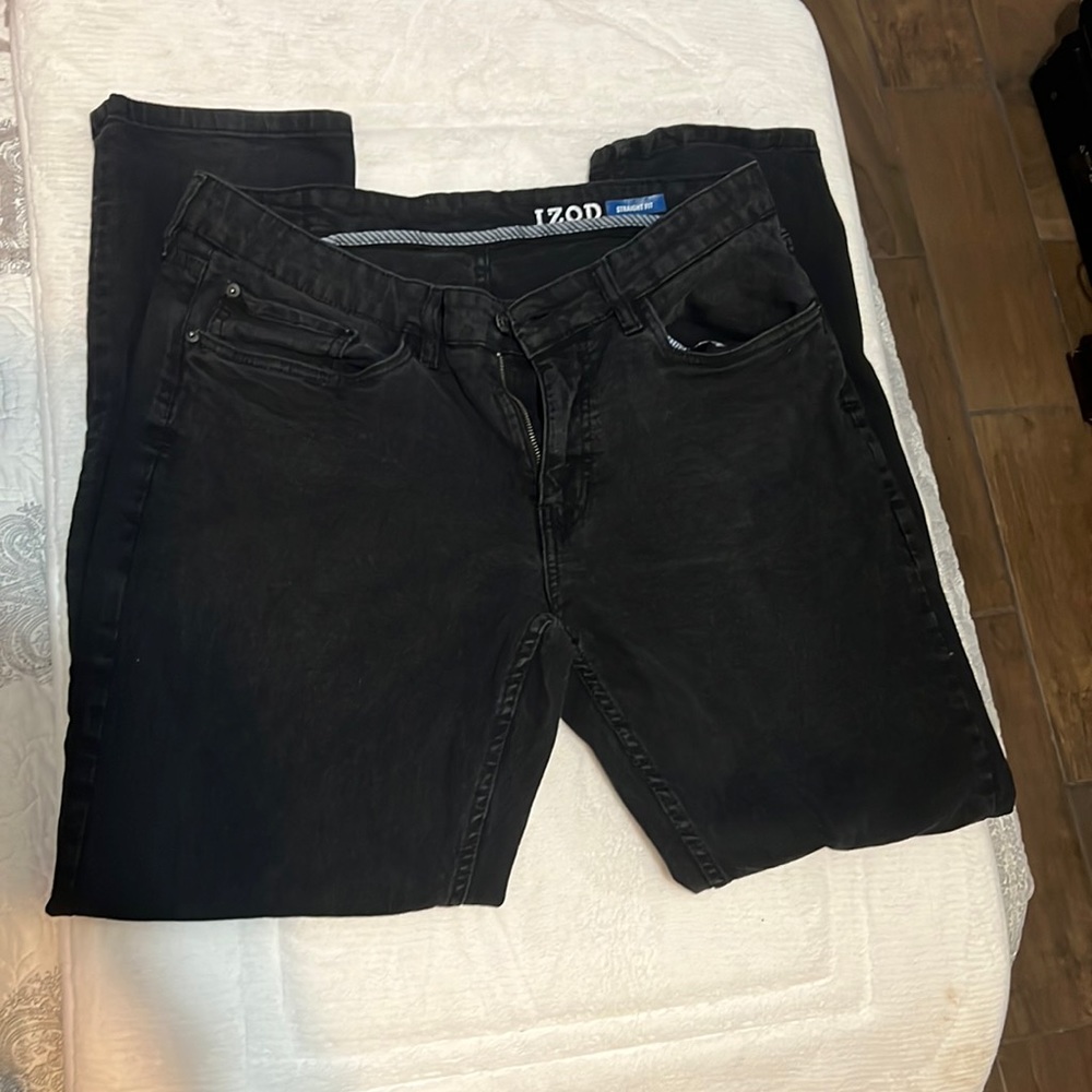 Men’s size Izod Jeans, 34x32 in gently worn condition.Straight fit